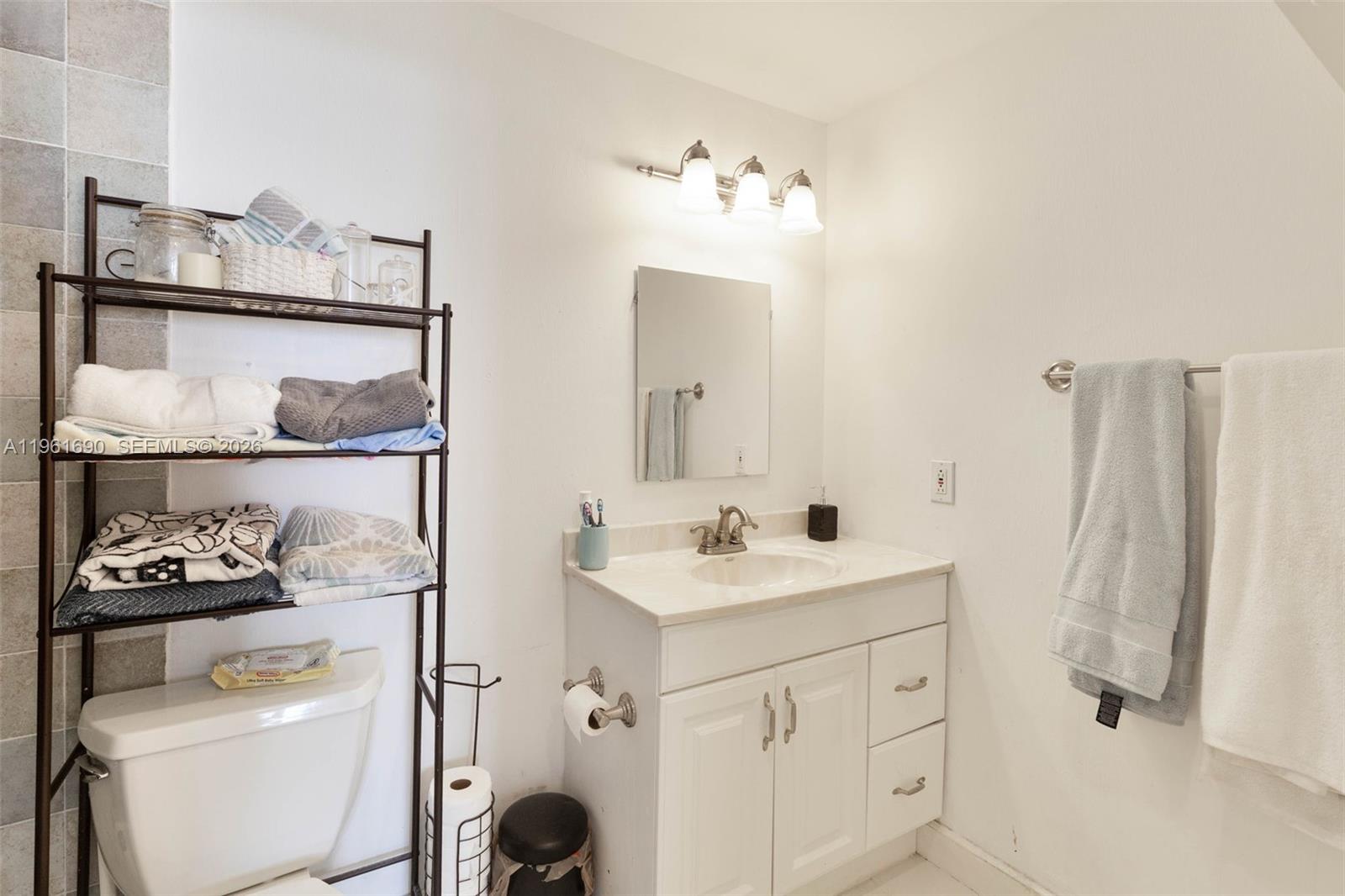 HILLCREST NO 21 CONDO - Residential