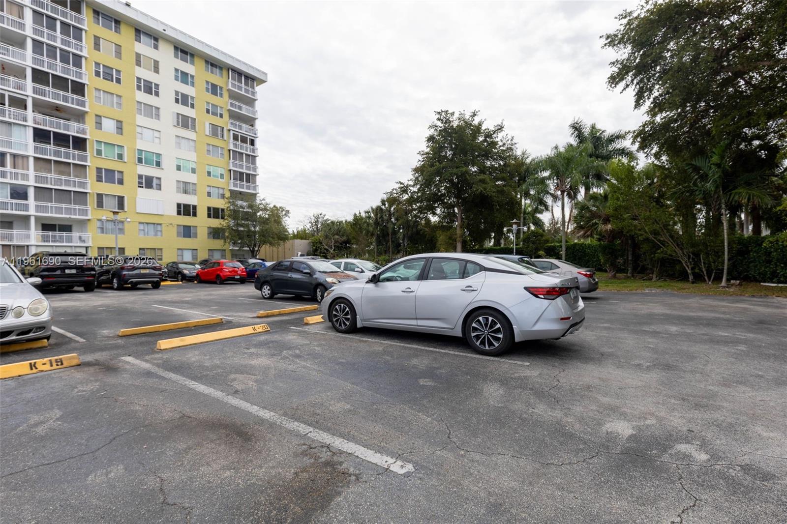 HILLCREST NO 21 CONDO - Residential