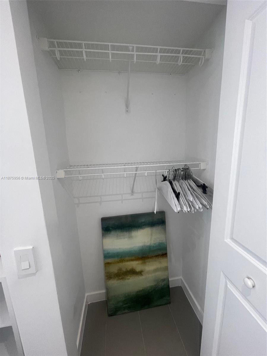 CANVAS CONDO - Residential