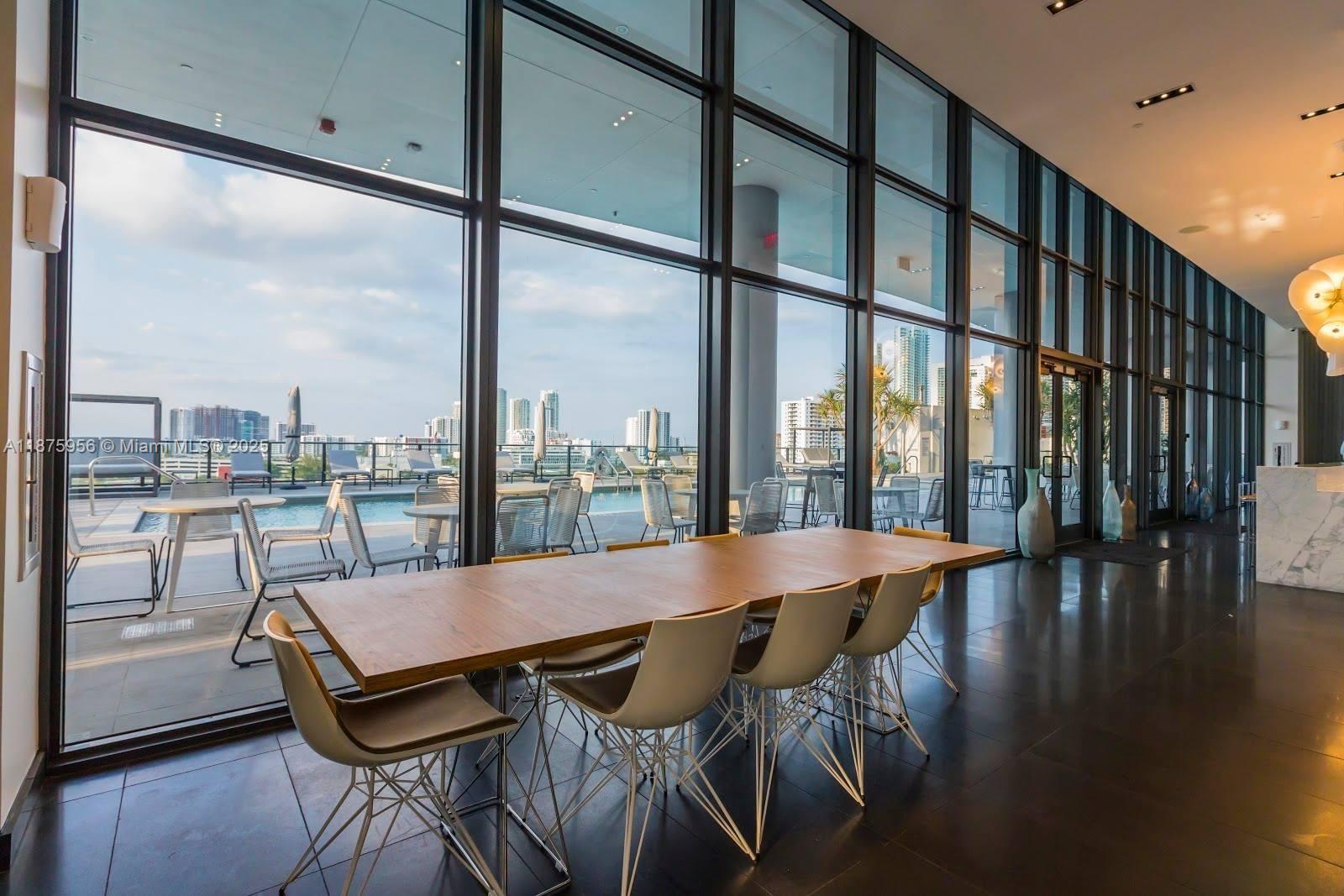 CANVAS CONDO - Residential