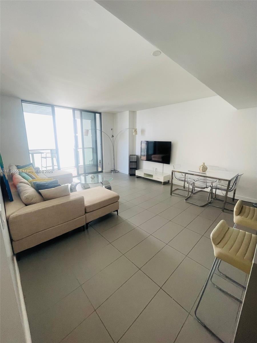 CANVAS CONDO - Residential