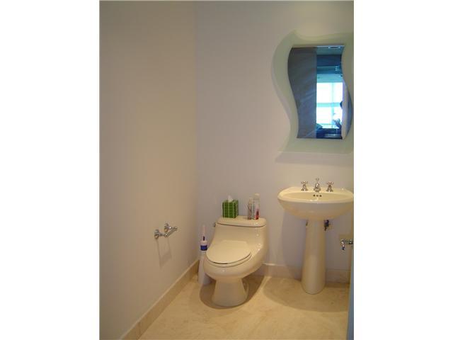 CONTINUUM ON SOUTH BEACH - Residential Lease