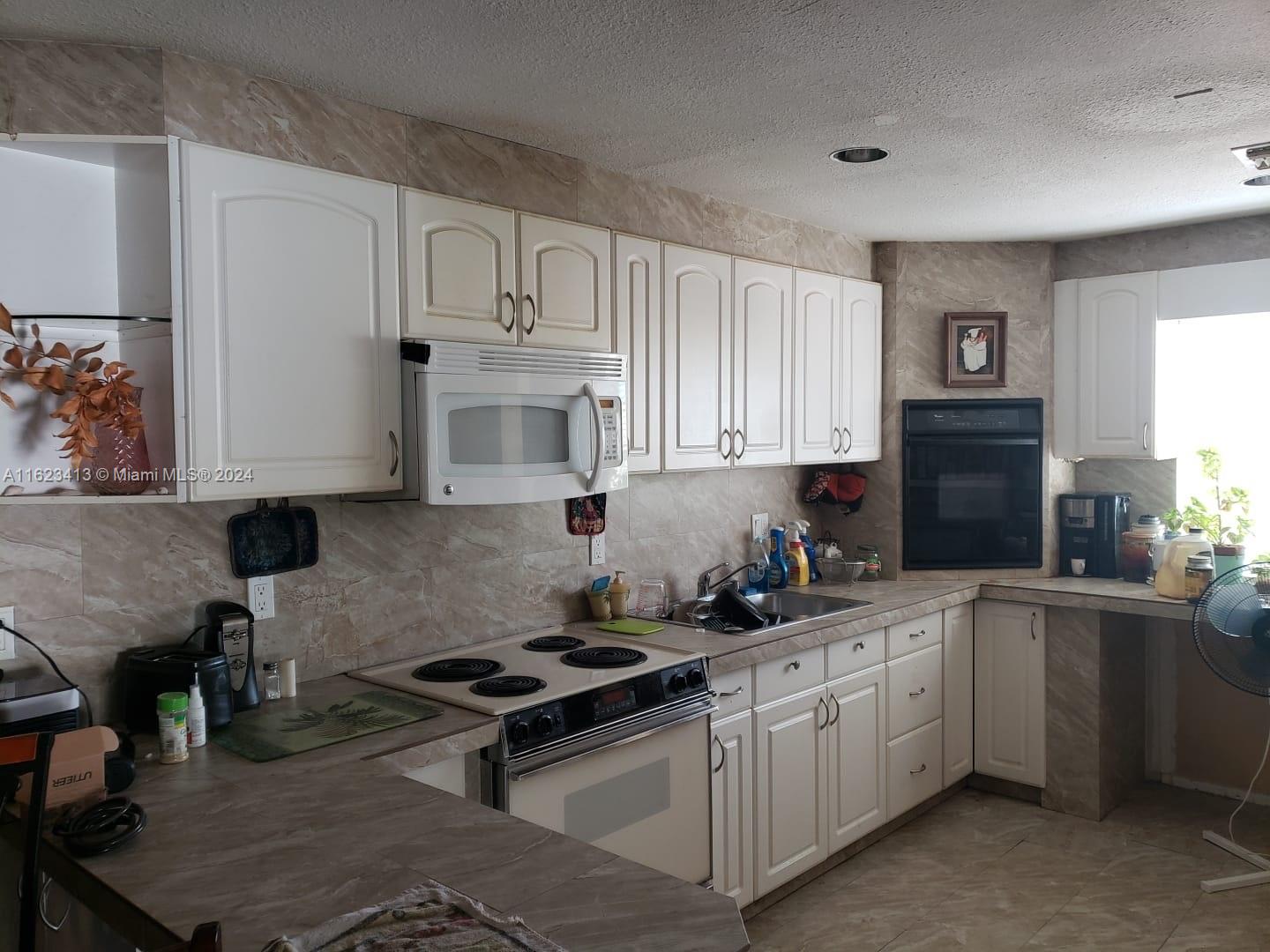 LAKE SURPRISE ESTATES - Residential