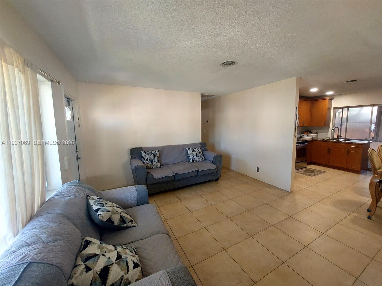 TAMARAC LAKES SECOND SEC - Residential