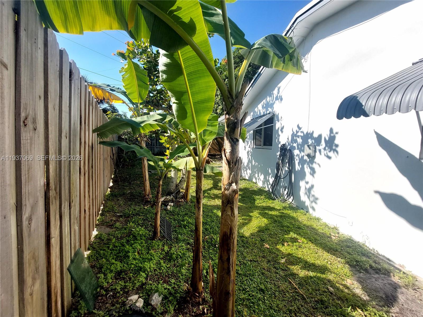 TAMARAC LAKES SECOND SEC - Residential