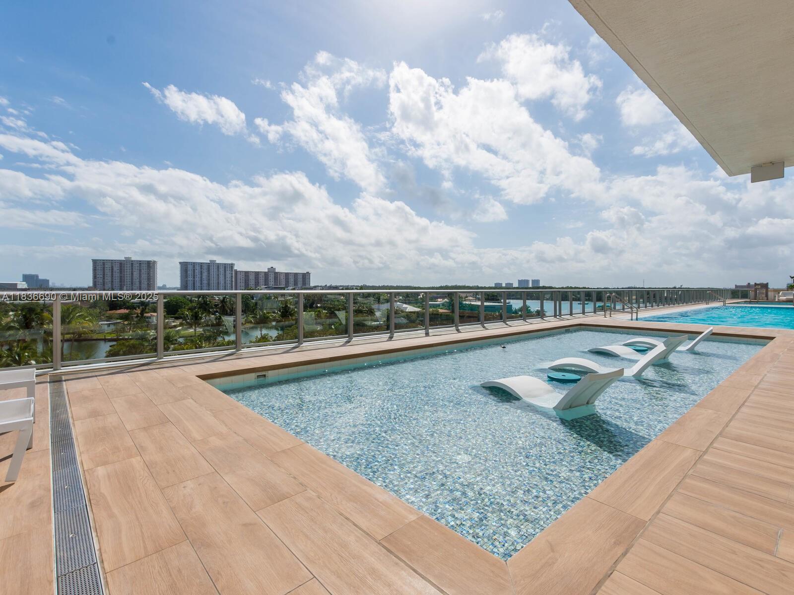 PARQUE TOWERS CONDO - Residential