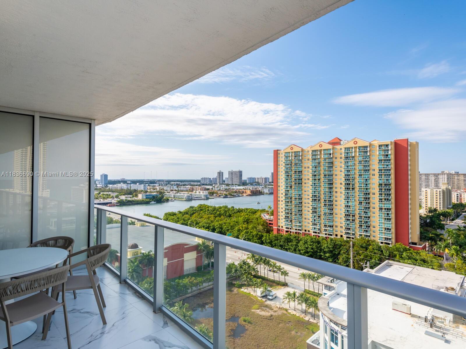 PARQUE TOWERS CONDO - Residential