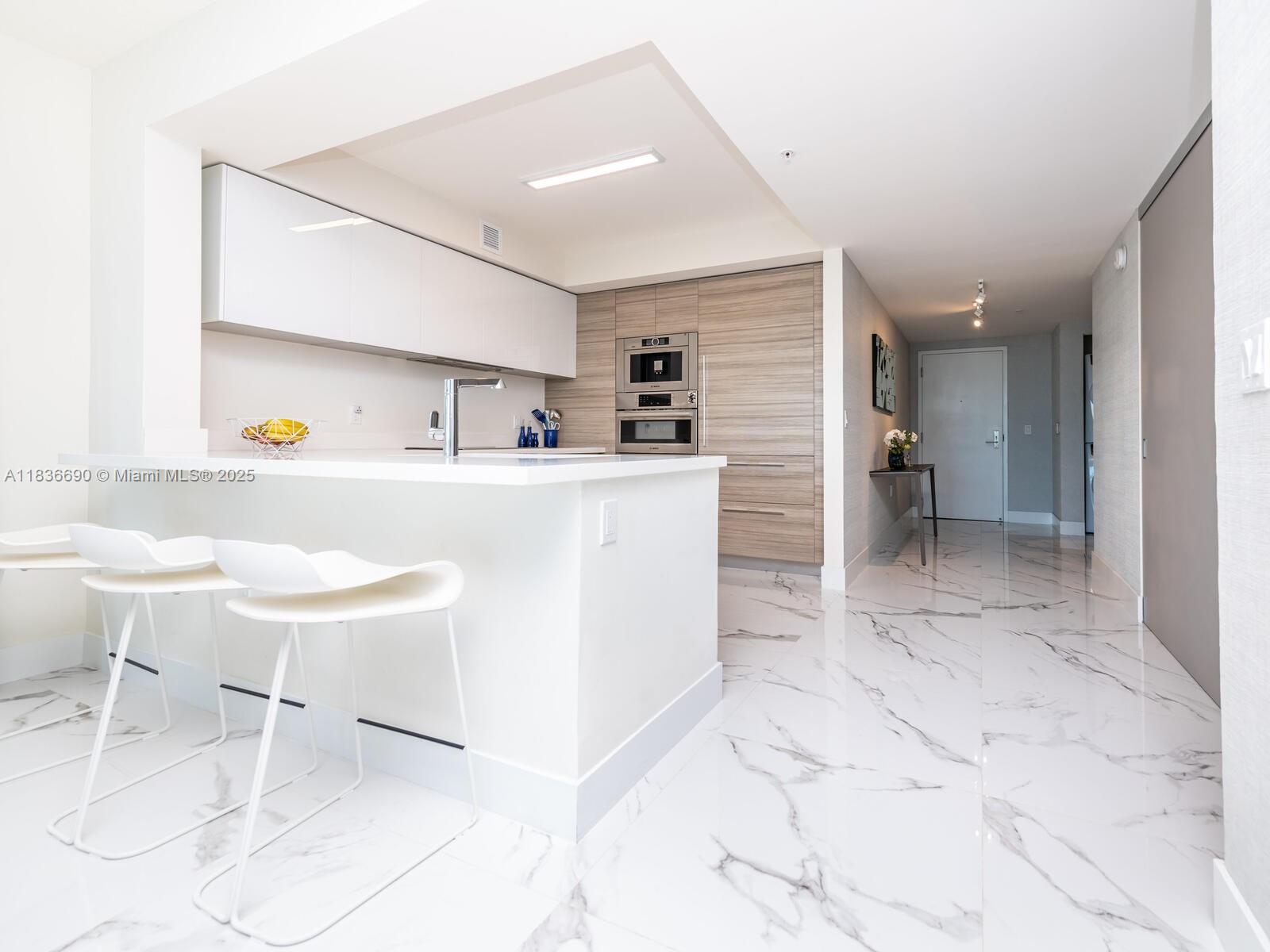 PARQUE TOWERS CONDO - Residential