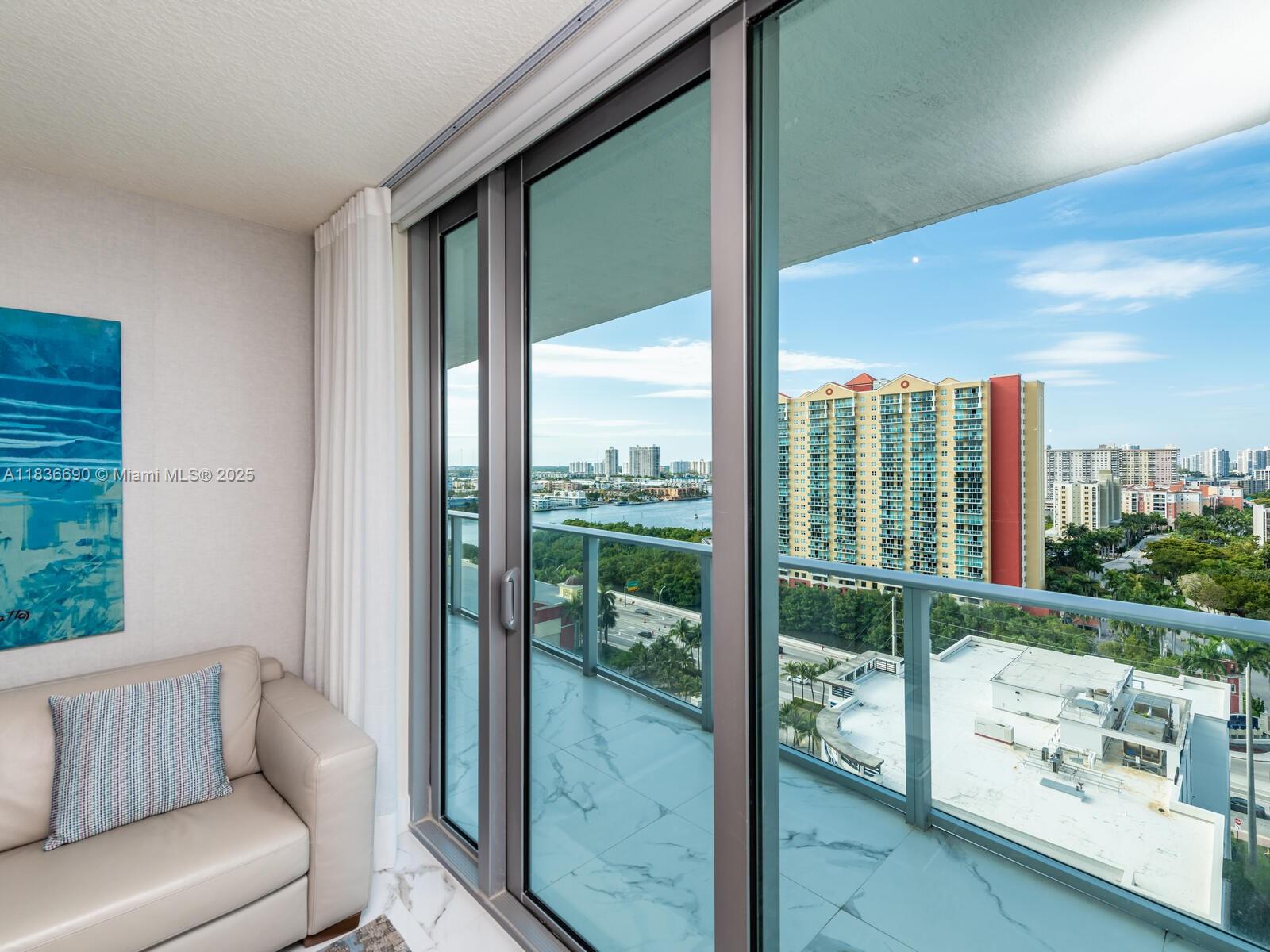 PARQUE TOWERS CONDO - Residential