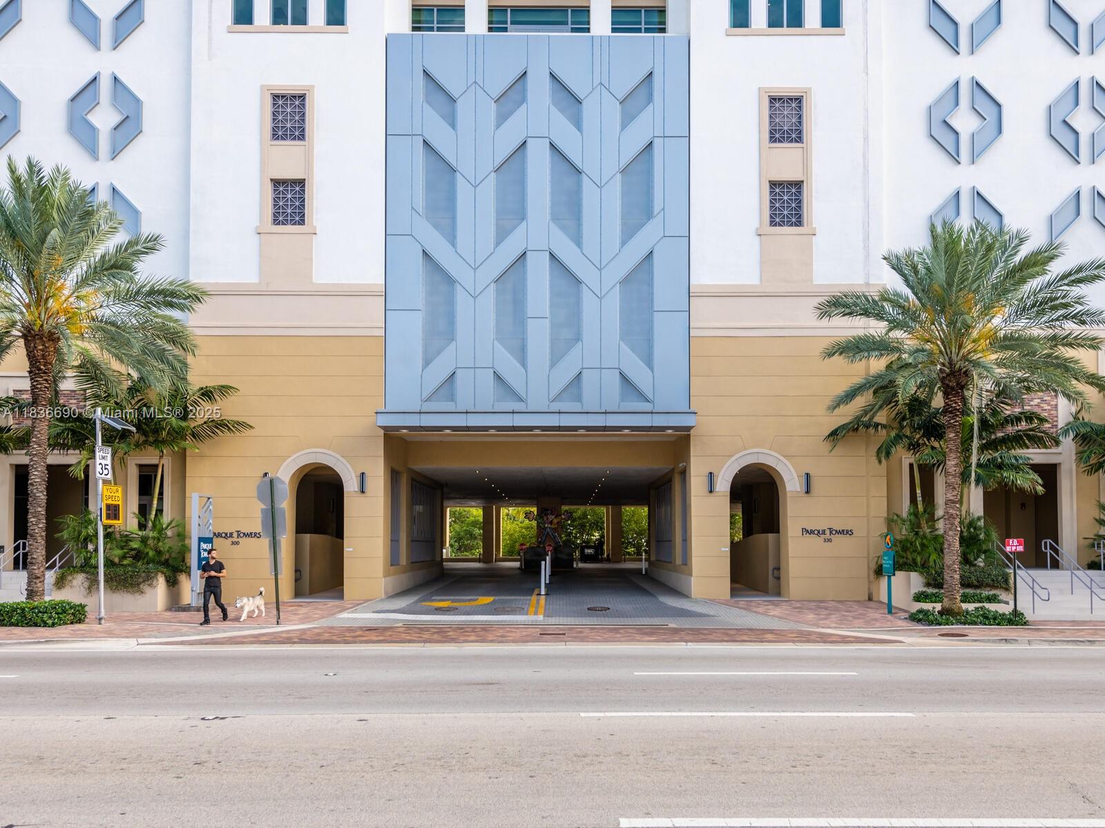 PARQUE TOWERS CONDO - Residential