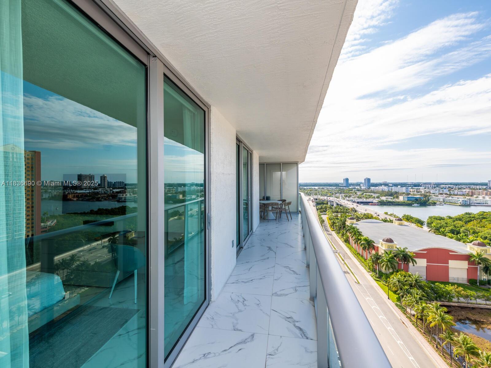 PARQUE TOWERS CONDO - Residential