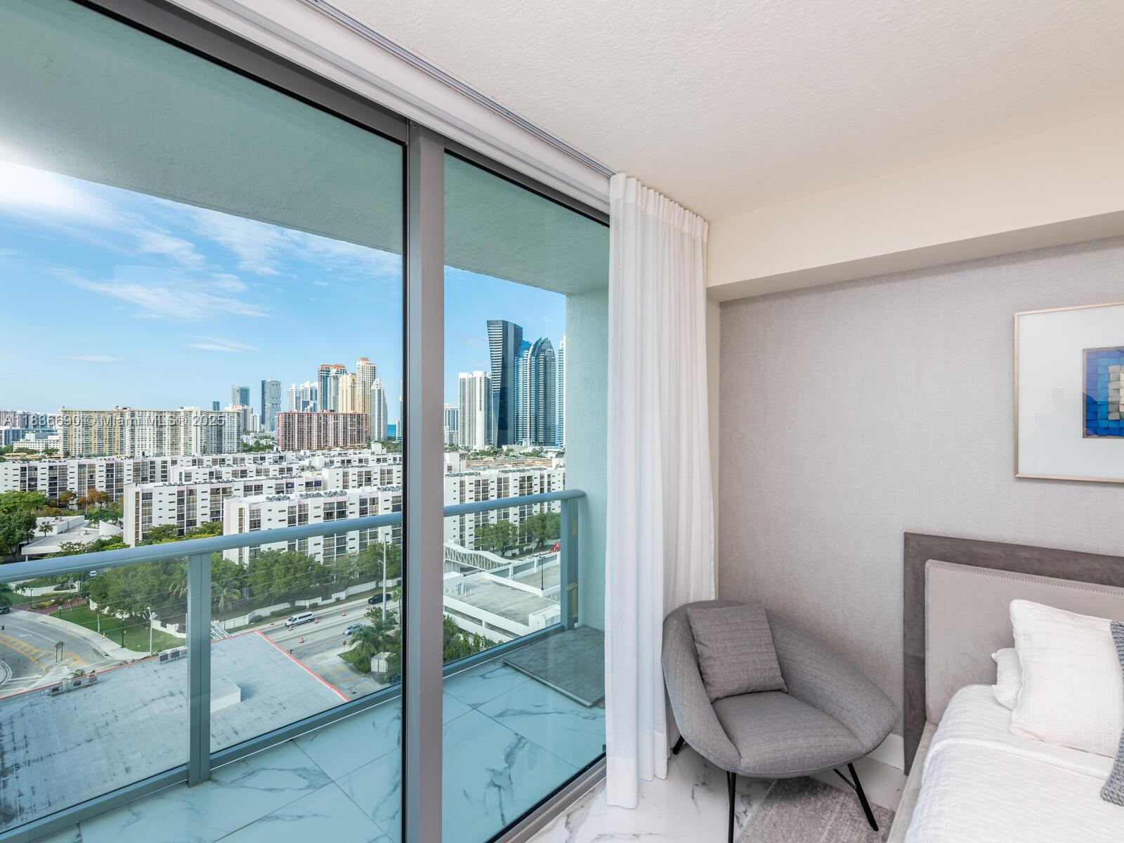PARQUE TOWERS CONDO - Residential
