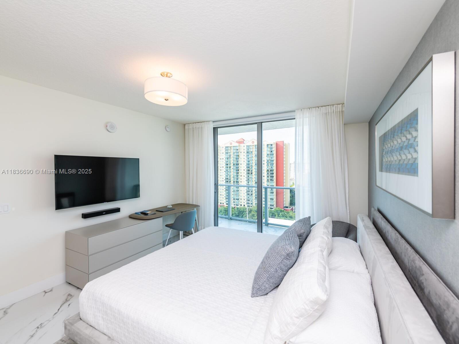 PARQUE TOWERS CONDO - Residential