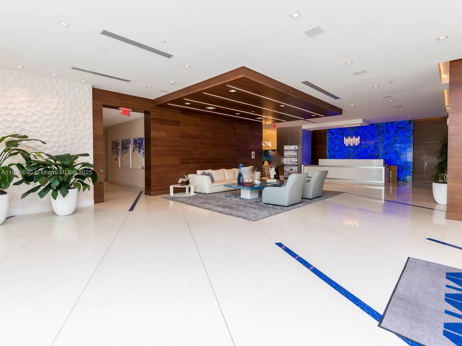 PARQUE TOWERS CONDO - Residential