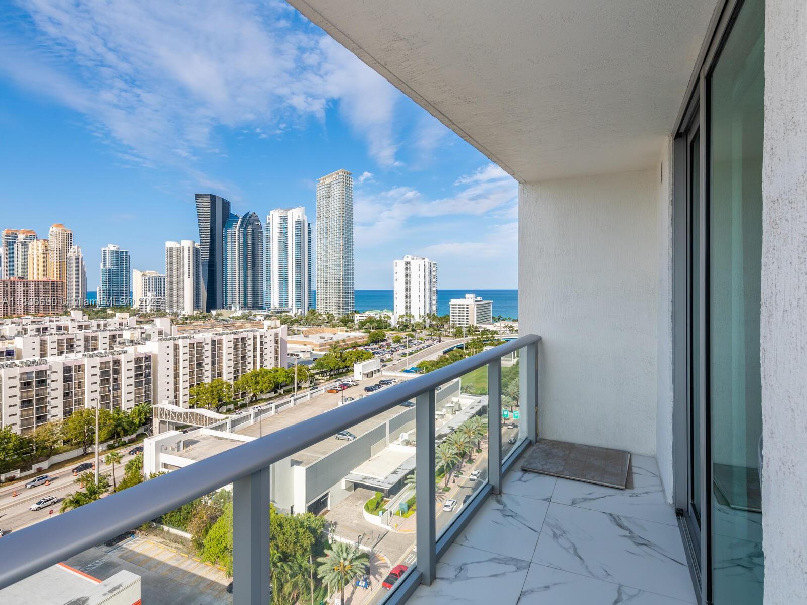 PARQUE TOWERS CONDO - Residential