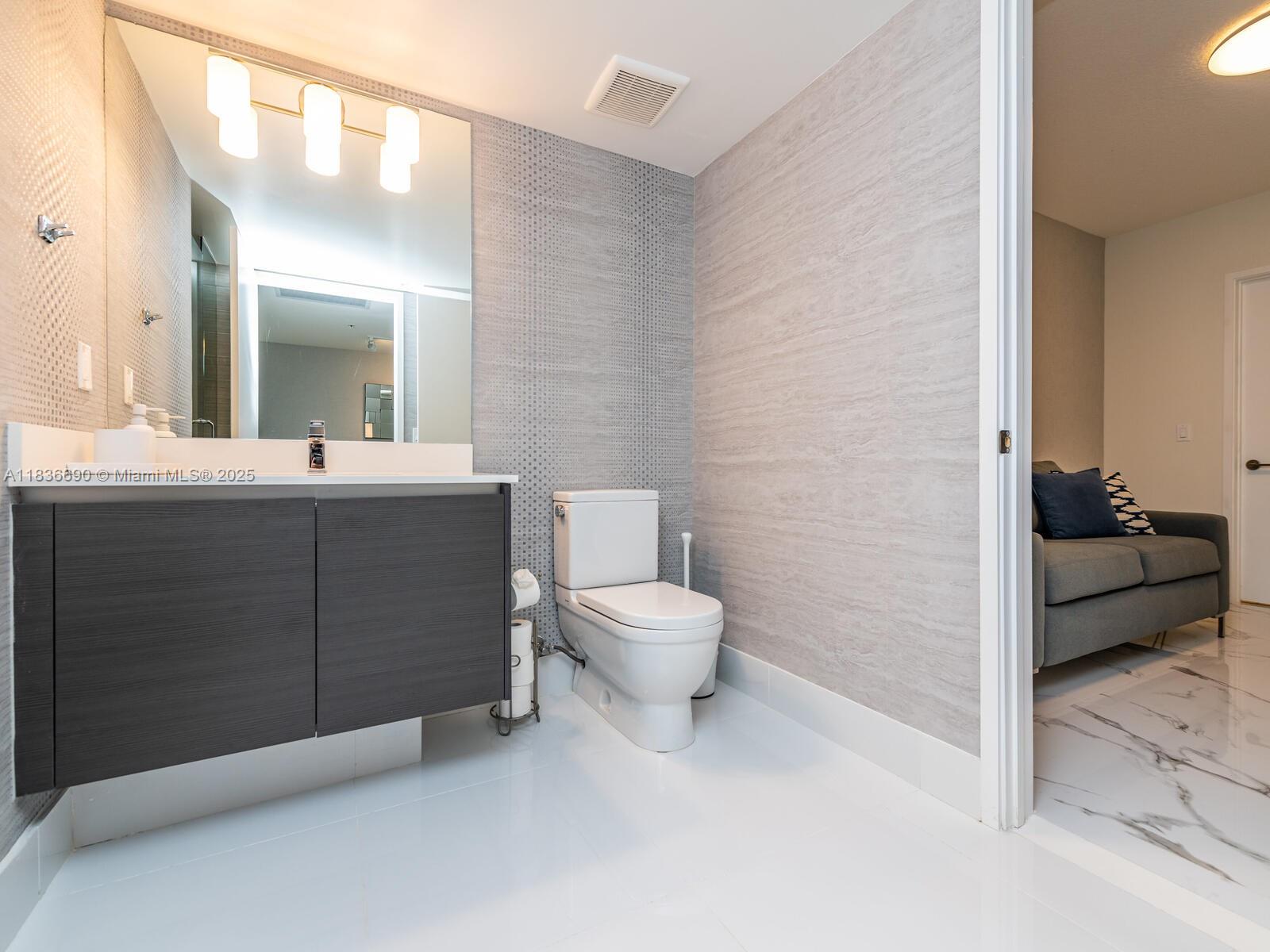 PARQUE TOWERS CONDO - Residential