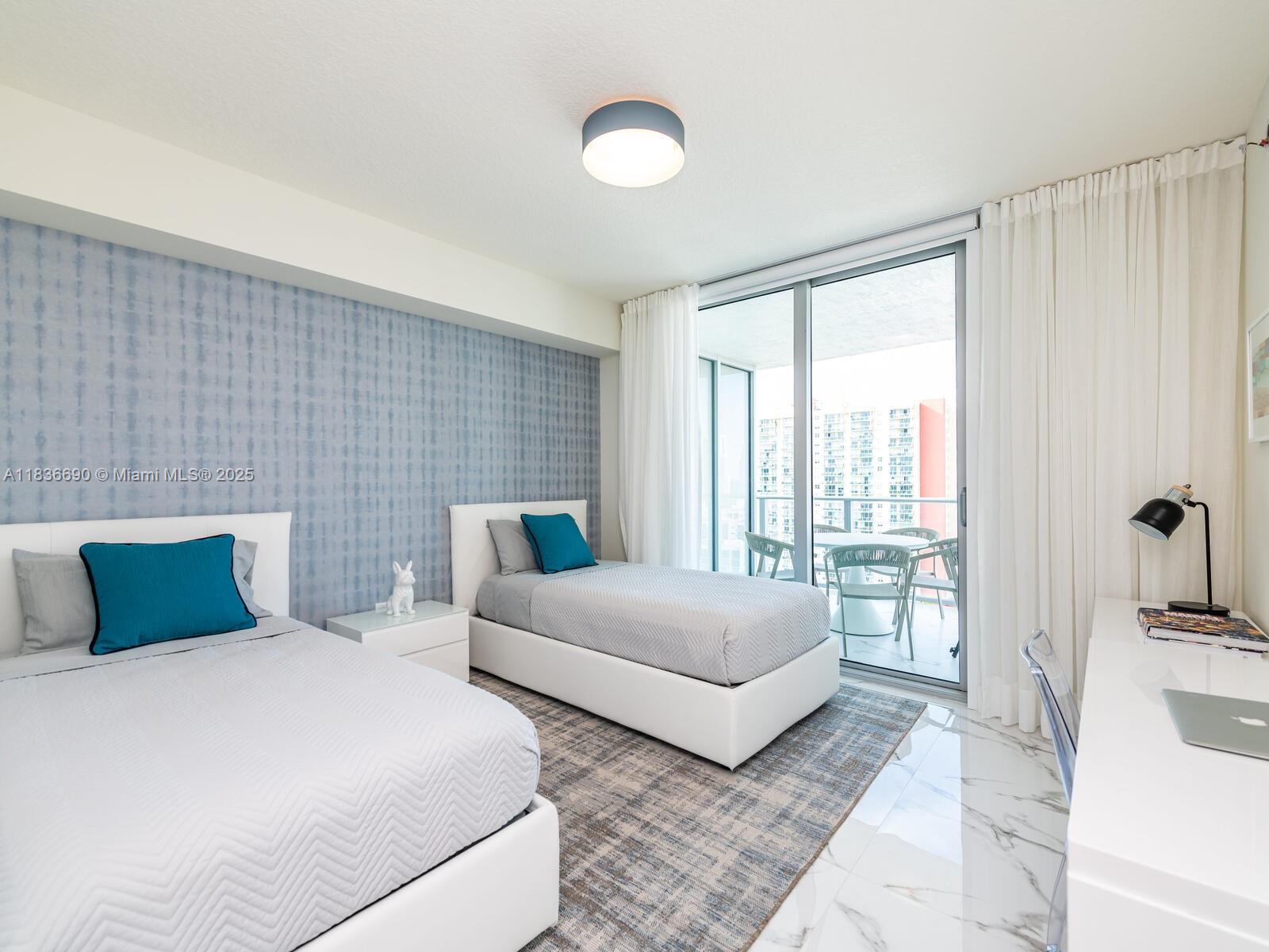 PARQUE TOWERS CONDO - Residential