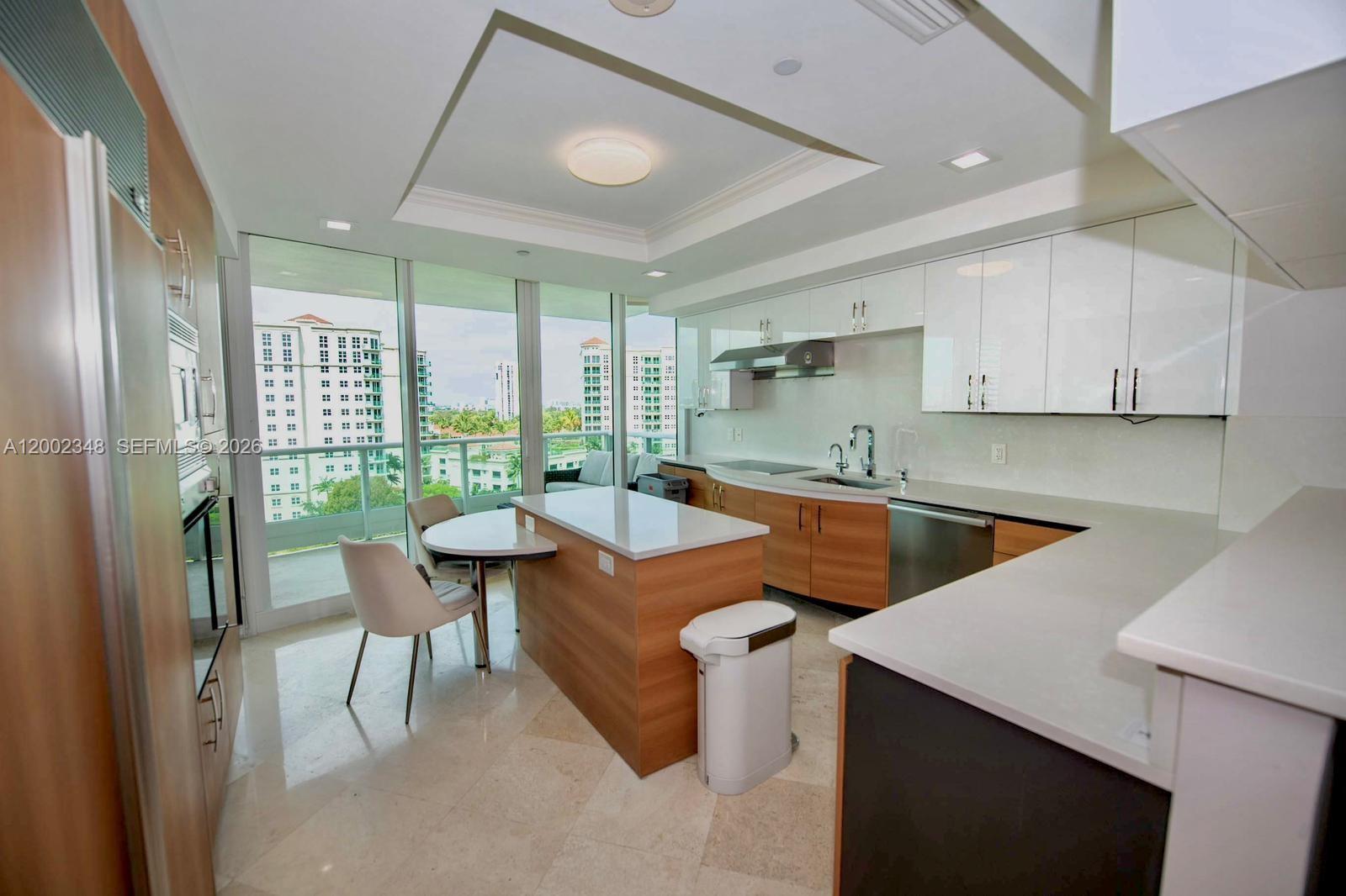 TOWERS OF PORTO VITA-SOUT - Residential Lease