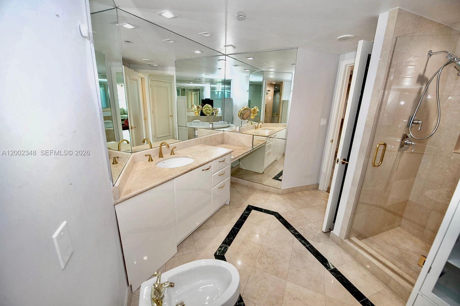 TOWERS OF PORTO VITA-SOUT - Residential Lease