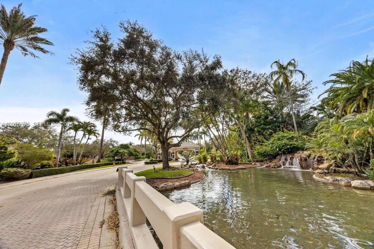 THE ISLES - Residential Lease
