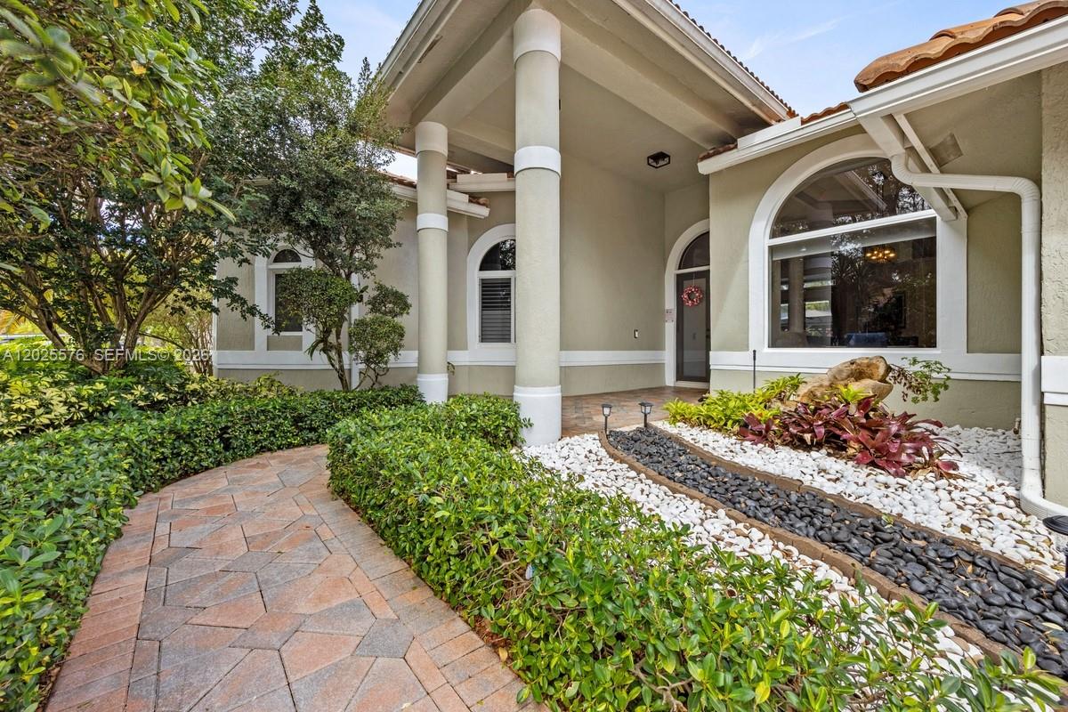 THE ISLES - Residential Lease