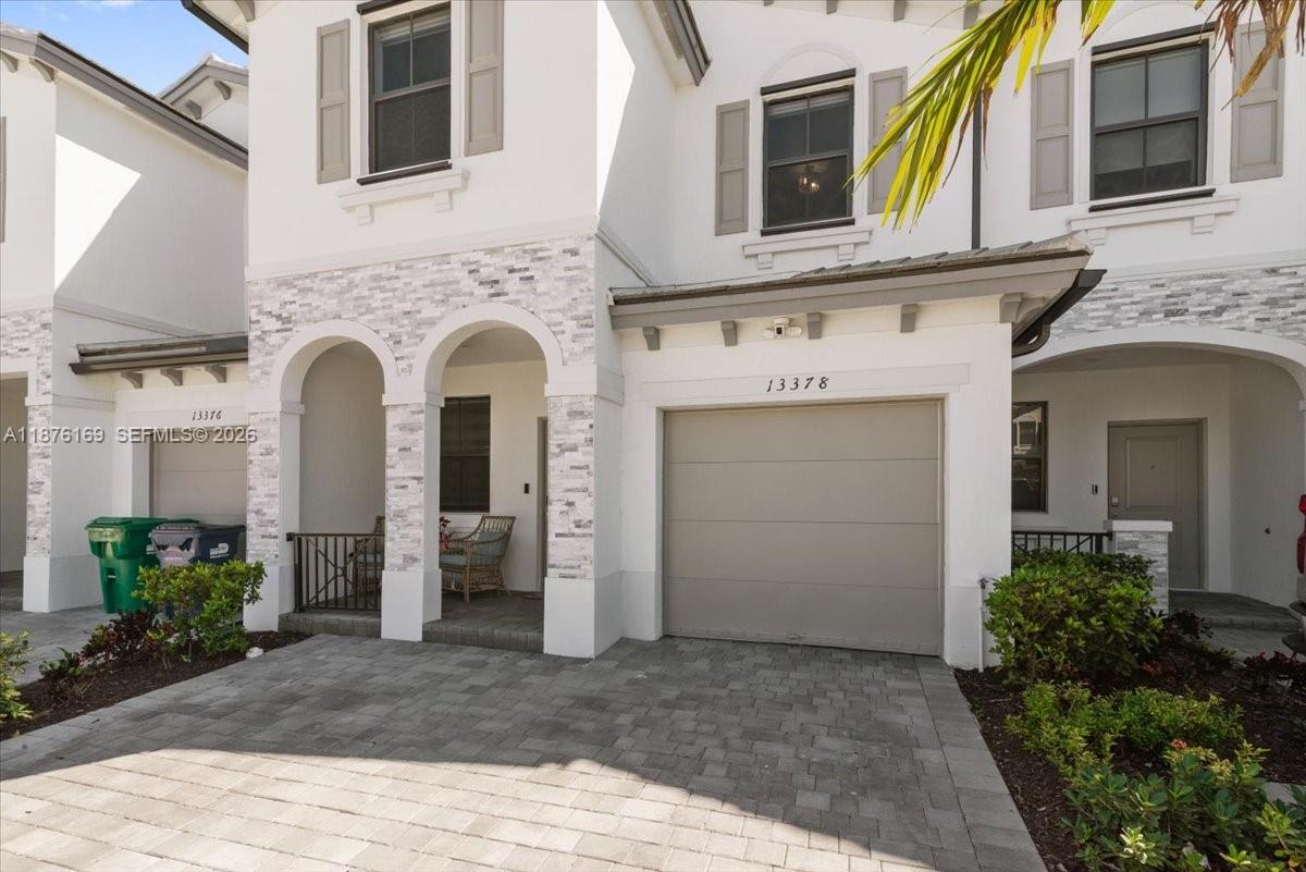 PINE ISLE - Residential