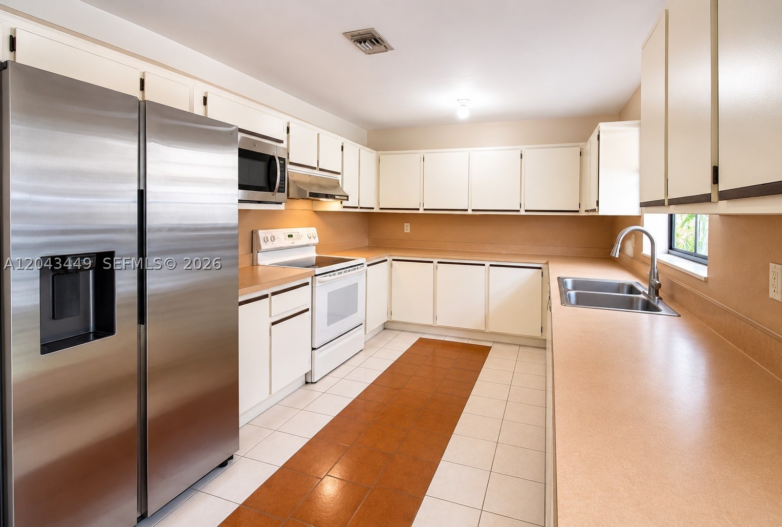 CRESTWOOD - Residential