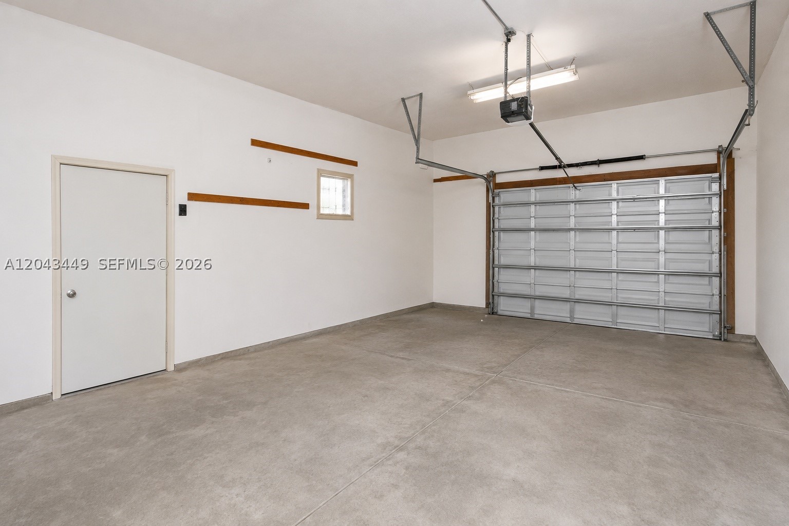 CRESTWOOD - Residential
