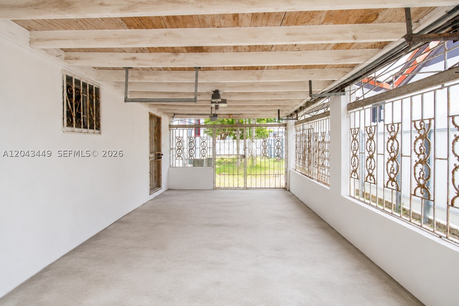 CRESTWOOD - Residential