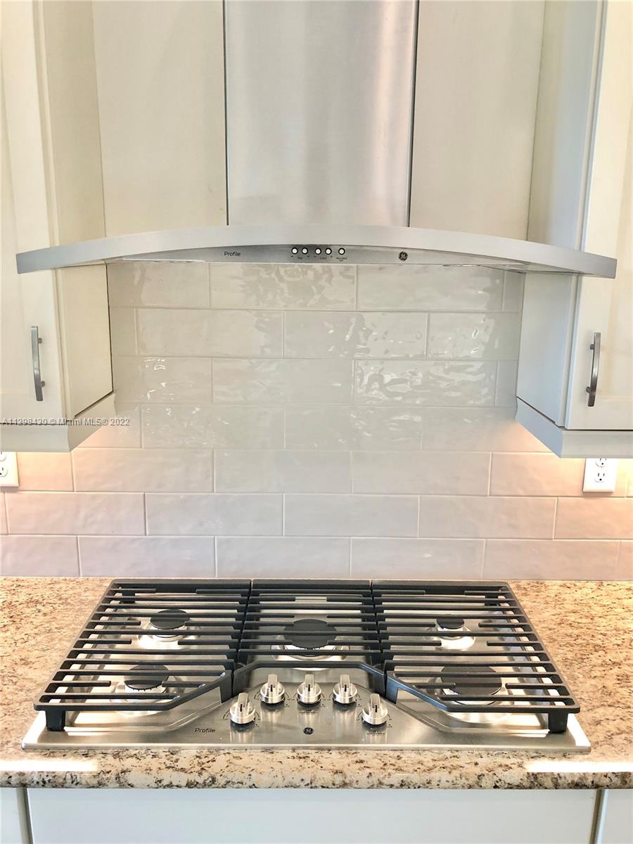 PARKLAND ROYALE - Residential Lease