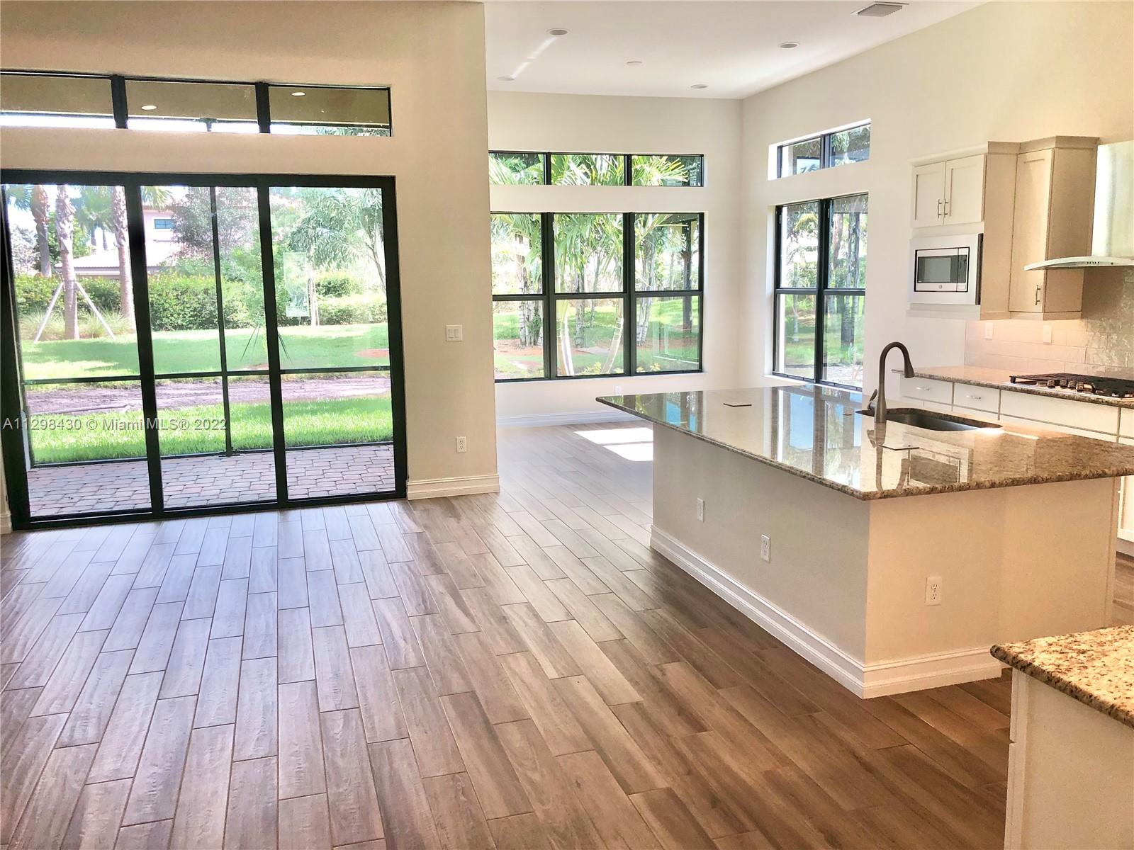PARKLAND ROYALE - Residential Lease