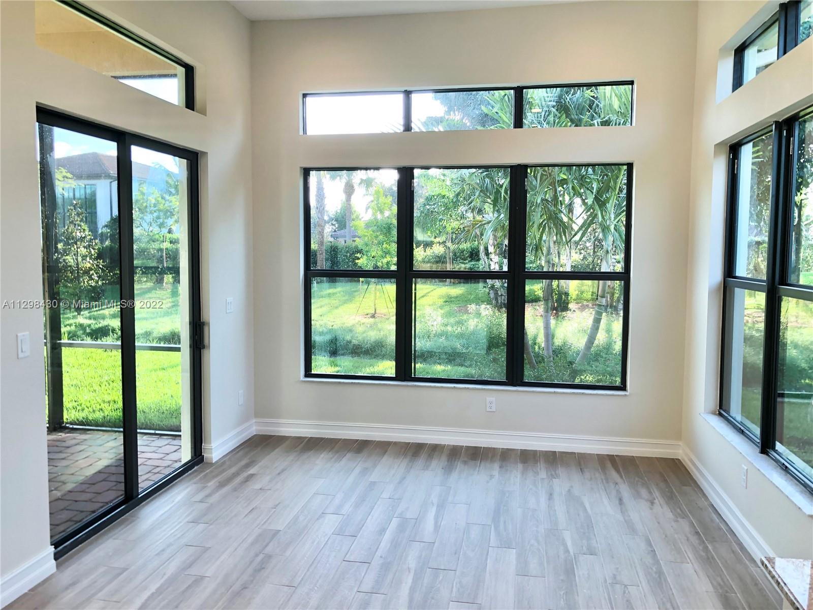 PARKLAND ROYALE - Residential Lease