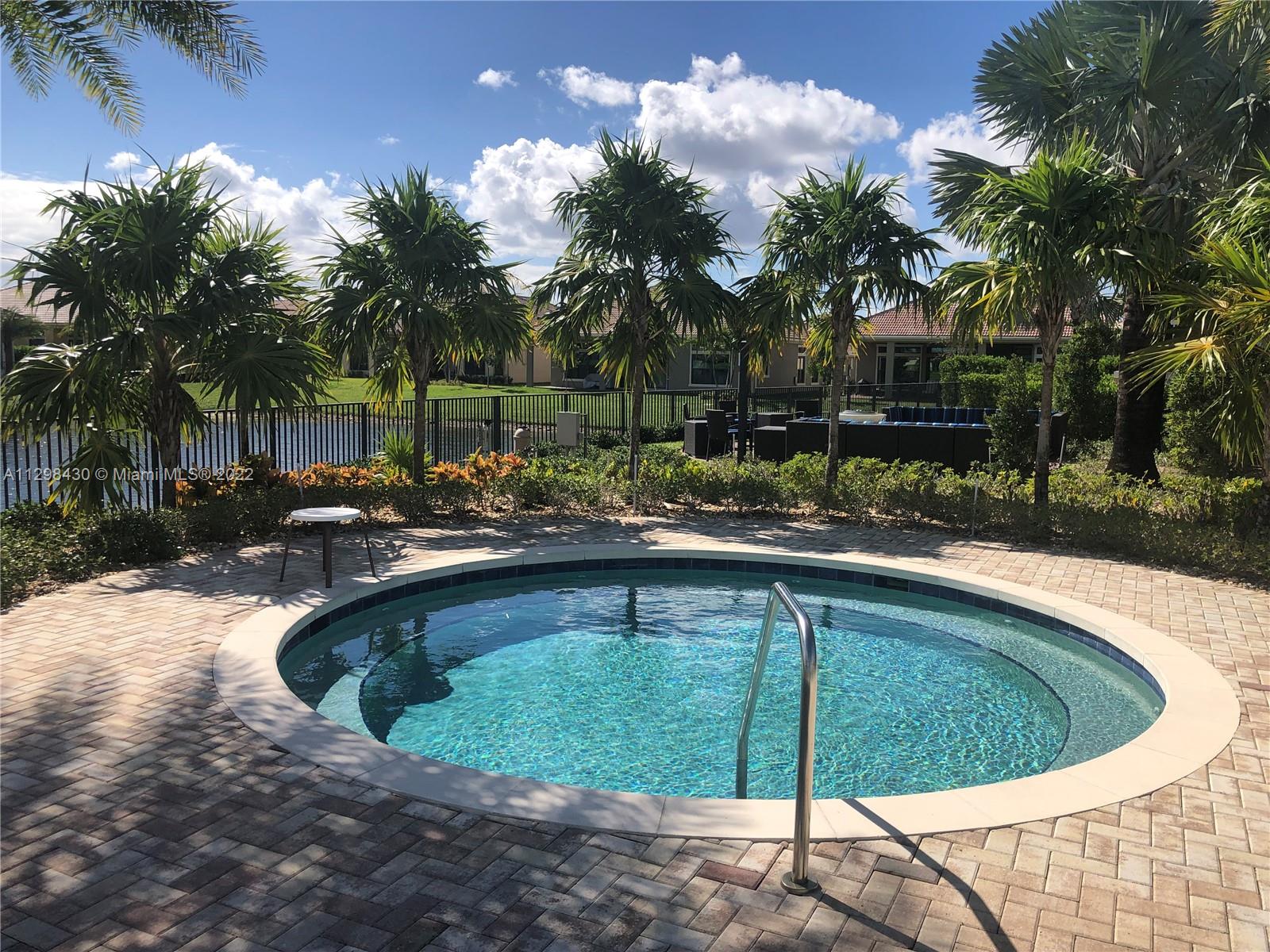 PARKLAND ROYALE - Residential Lease