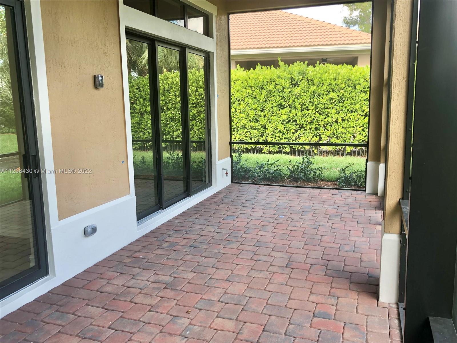 PARKLAND ROYALE - Residential Lease