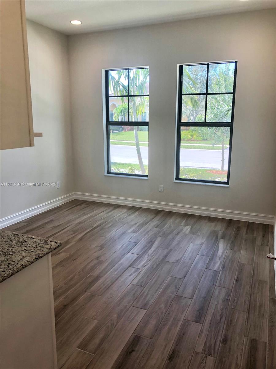 PARKLAND ROYALE - Residential Lease
