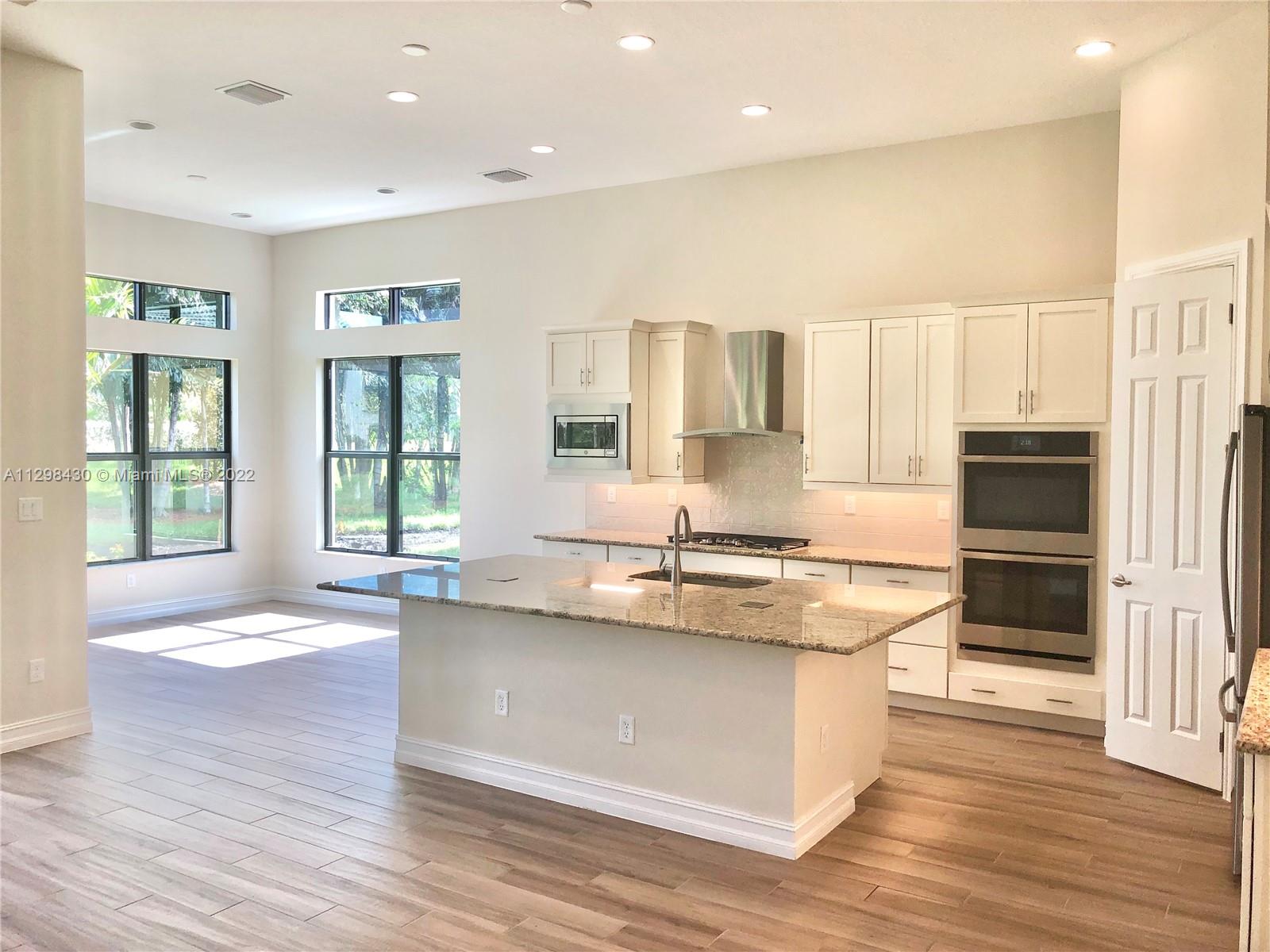 PARKLAND ROYALE - Residential Lease