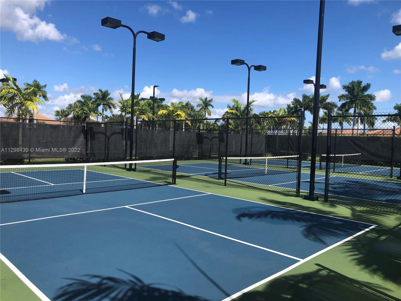 PARKLAND ROYALE - Residential Lease