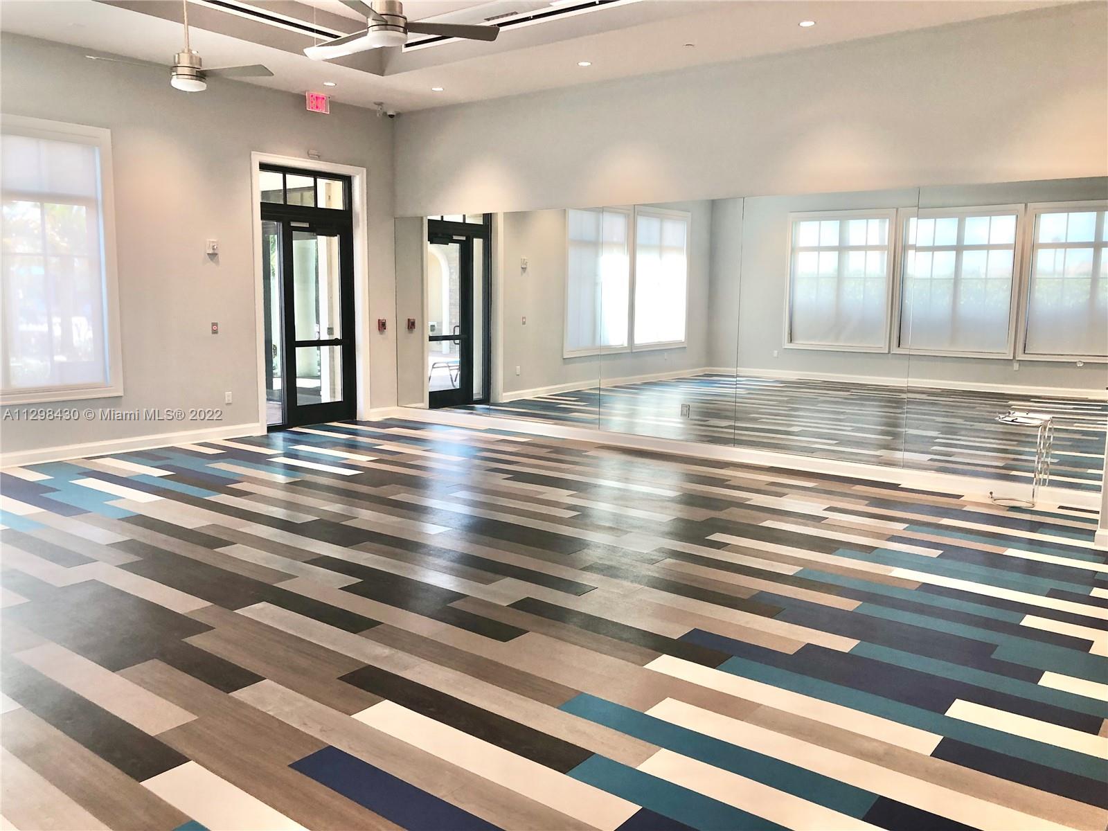 PARKLAND ROYALE - Residential Lease