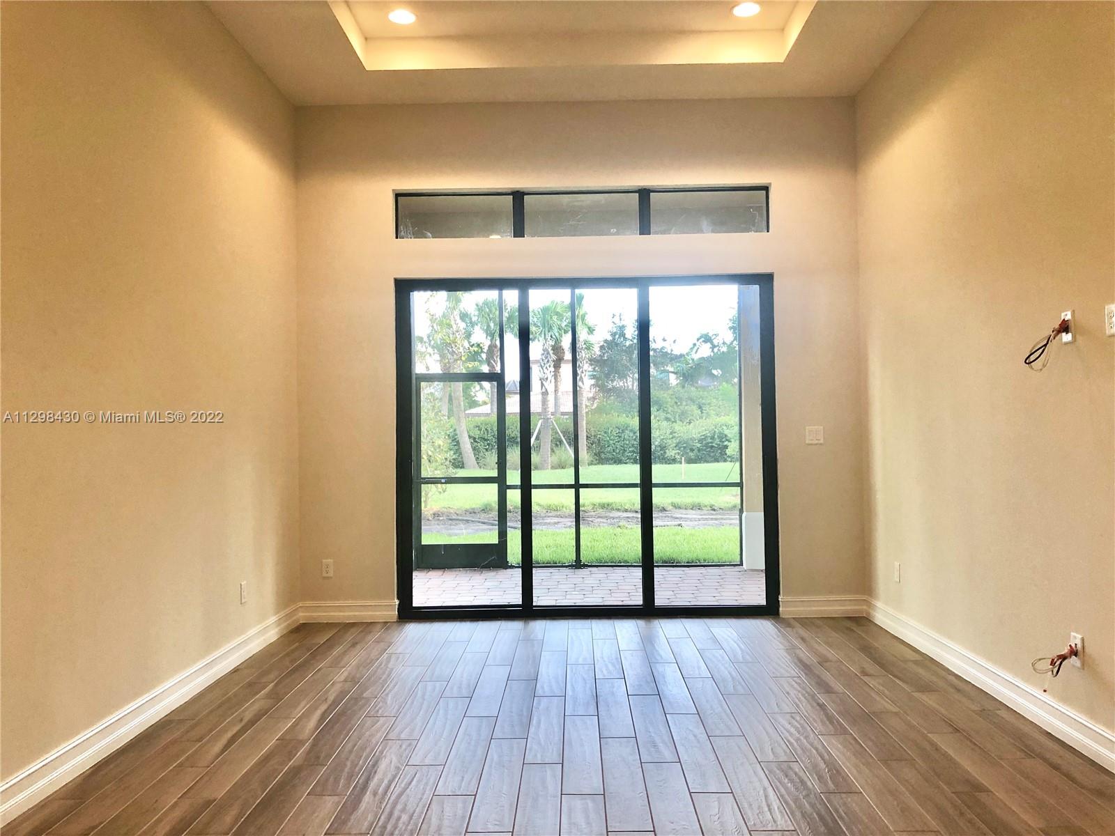PARKLAND ROYALE - Residential Lease