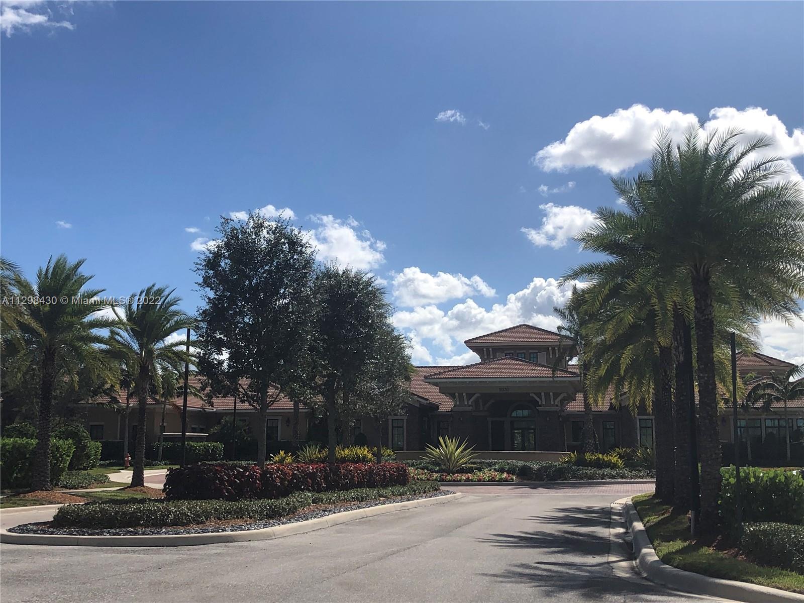 PARKLAND ROYALE - Residential Lease