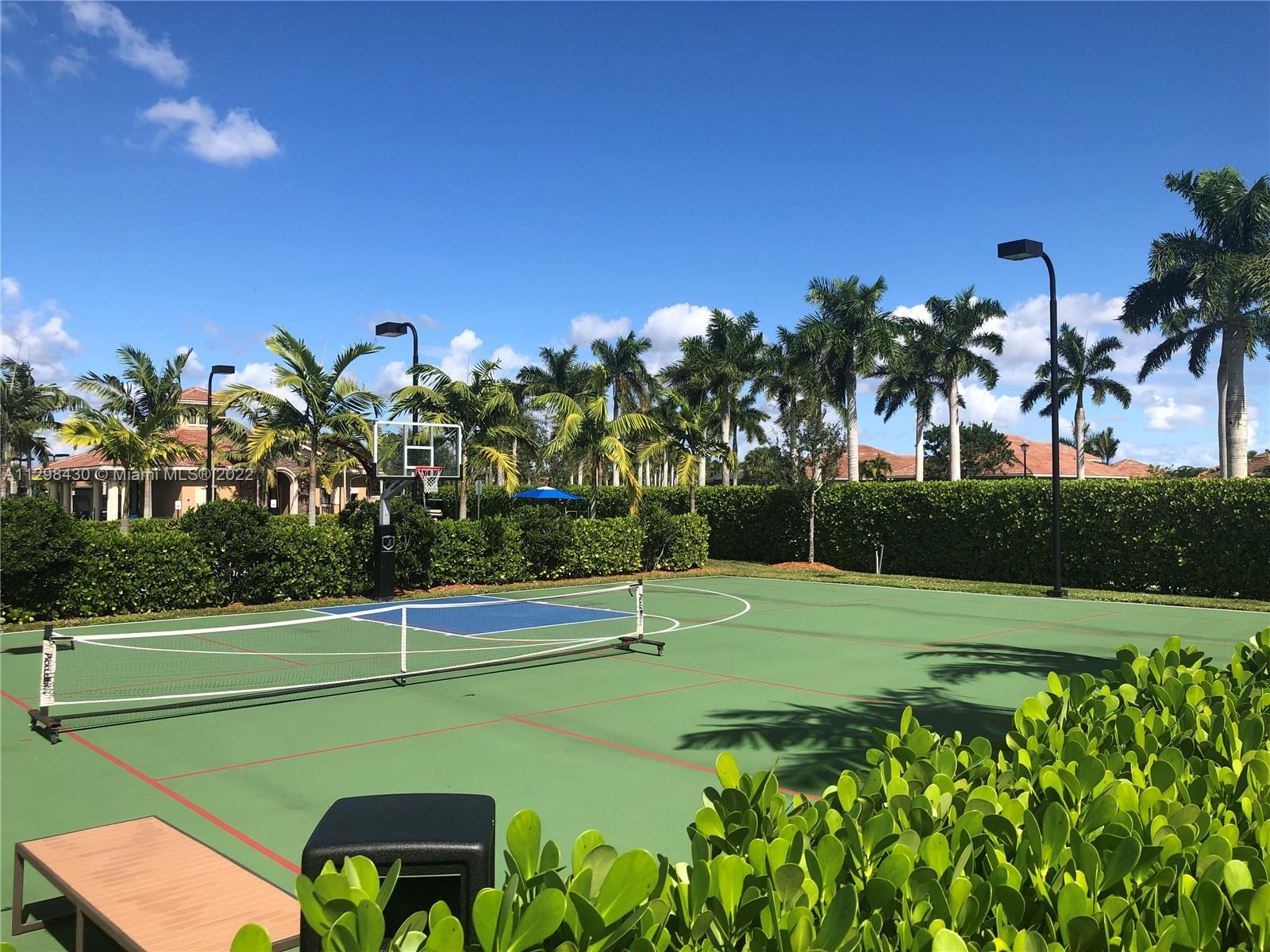 PARKLAND ROYALE - Residential Lease