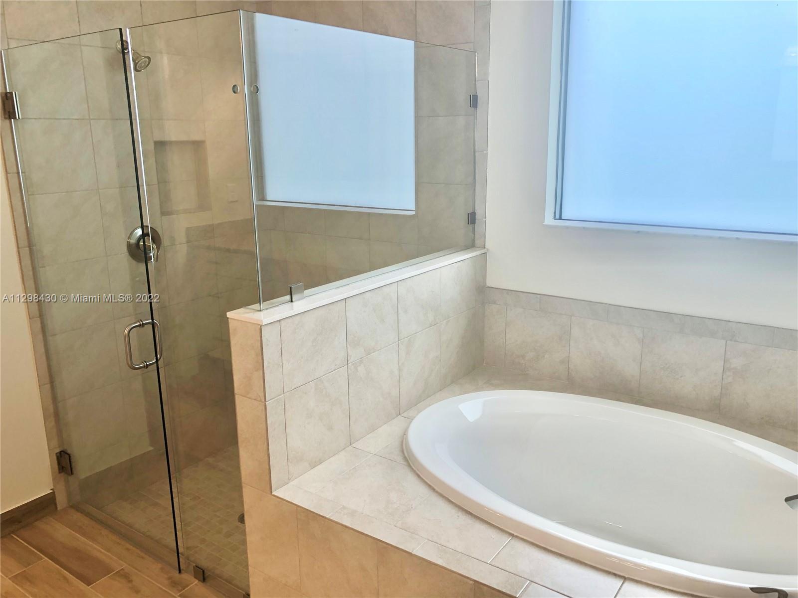 PARKLAND ROYALE - Residential Lease