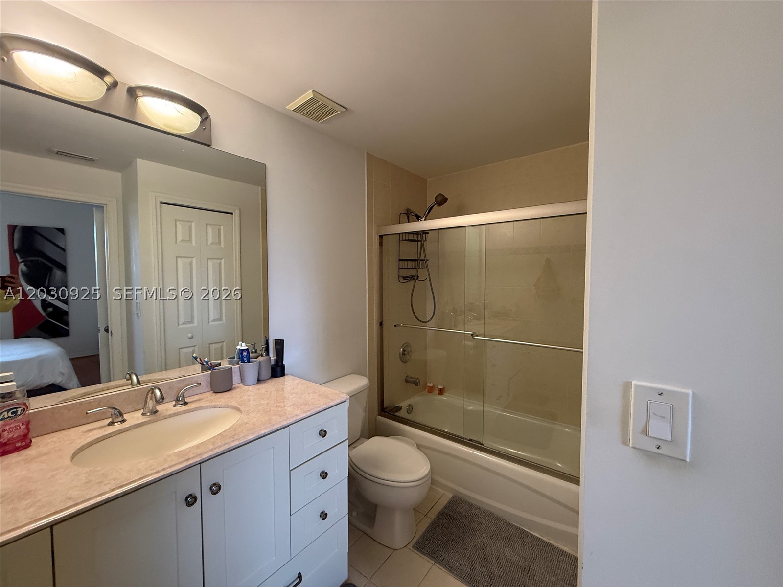 THE COURTS AT DORAL ISLES - Residential Lease
