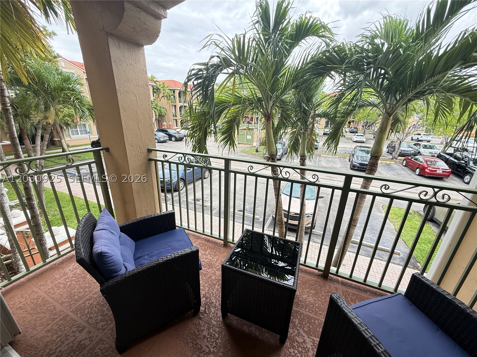 THE COURTS AT DORAL ISLES - Residential Lease