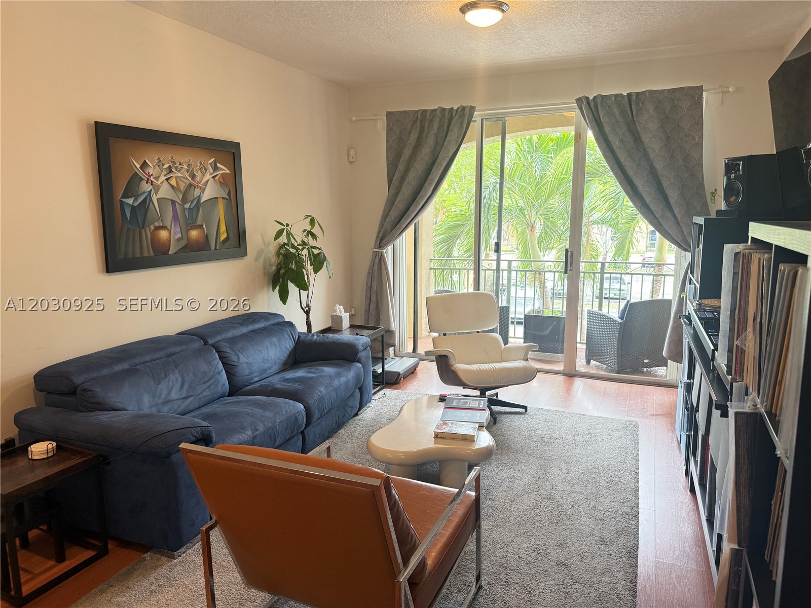 THE COURTS AT DORAL ISLES - Residential Lease