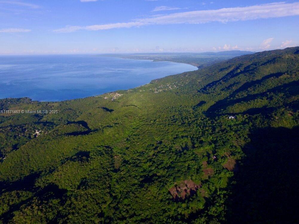 Bluefields, Westmoreland - Land