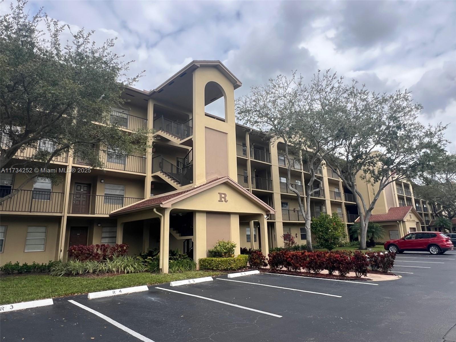 CAMBRIDGE AT CENTURY VILL - Residential