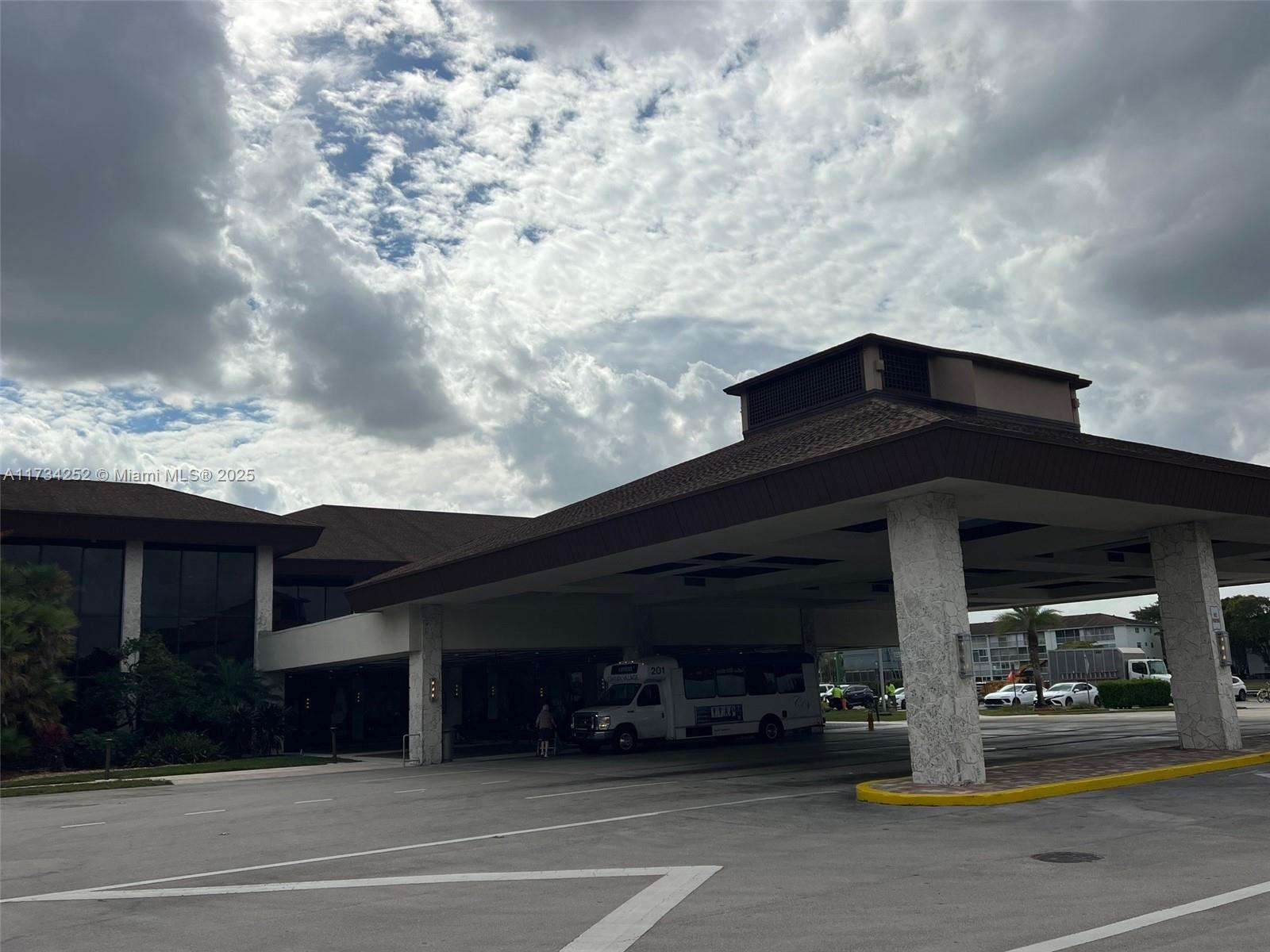 CAMBRIDGE AT CENTURY VILL - Residential