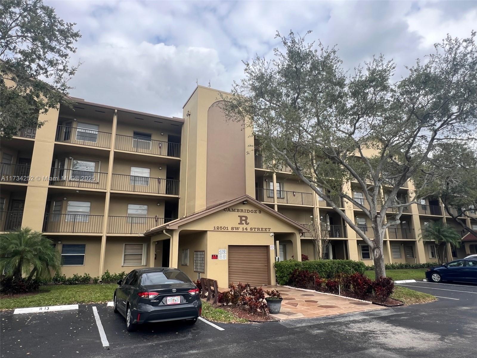 CAMBRIDGE AT CENTURY VILL - Residential