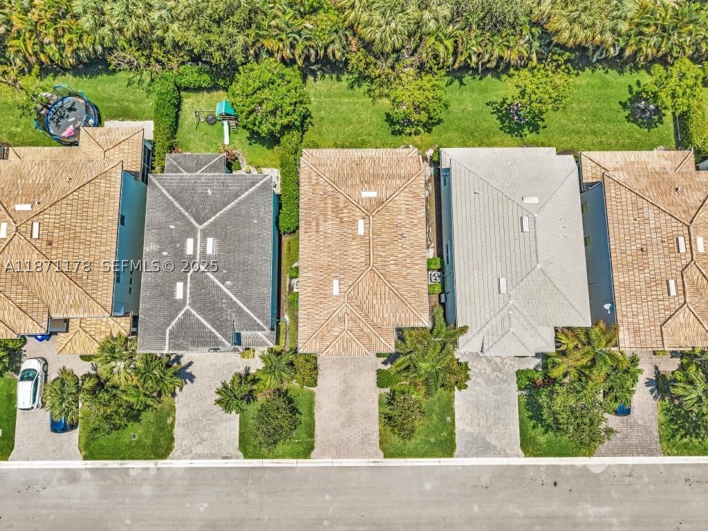HILLCREST COUNTRY CLUB NO - Residential